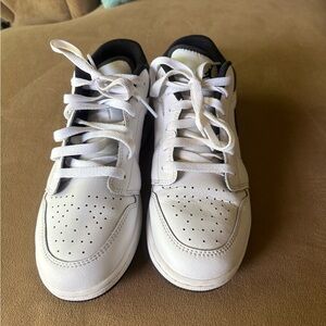 Nike Air Jordan 1 Low Big Boys white and Black Low-Top Sneakers